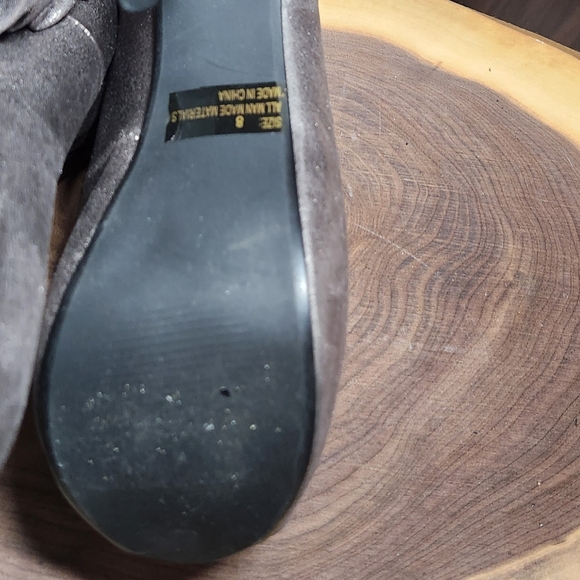 Charlotte Russe Size 8 Silver High Heel Peep-Toe Booties with Ruffle Detail - Picture 5 of 7